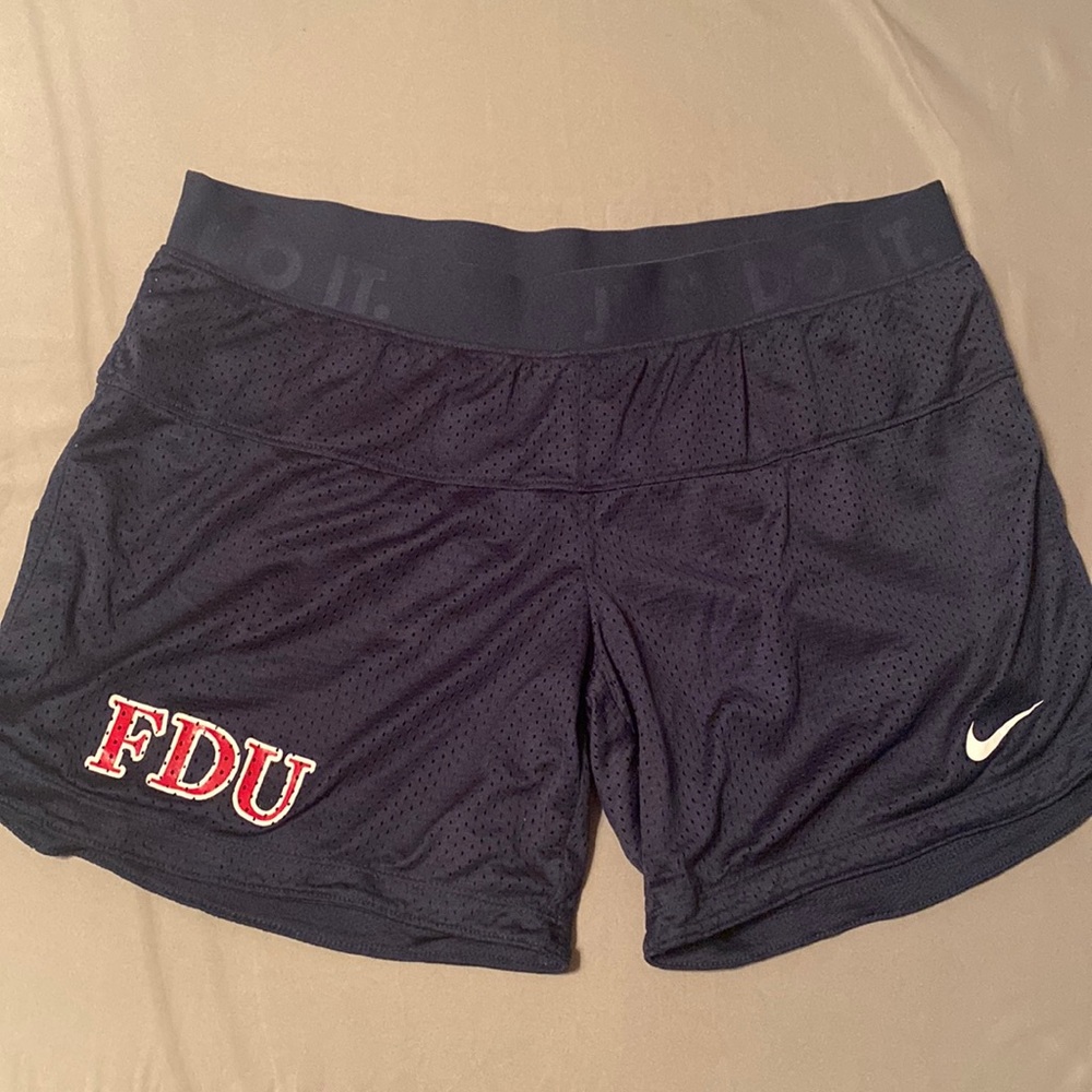Nike, women’s medium navy shorts